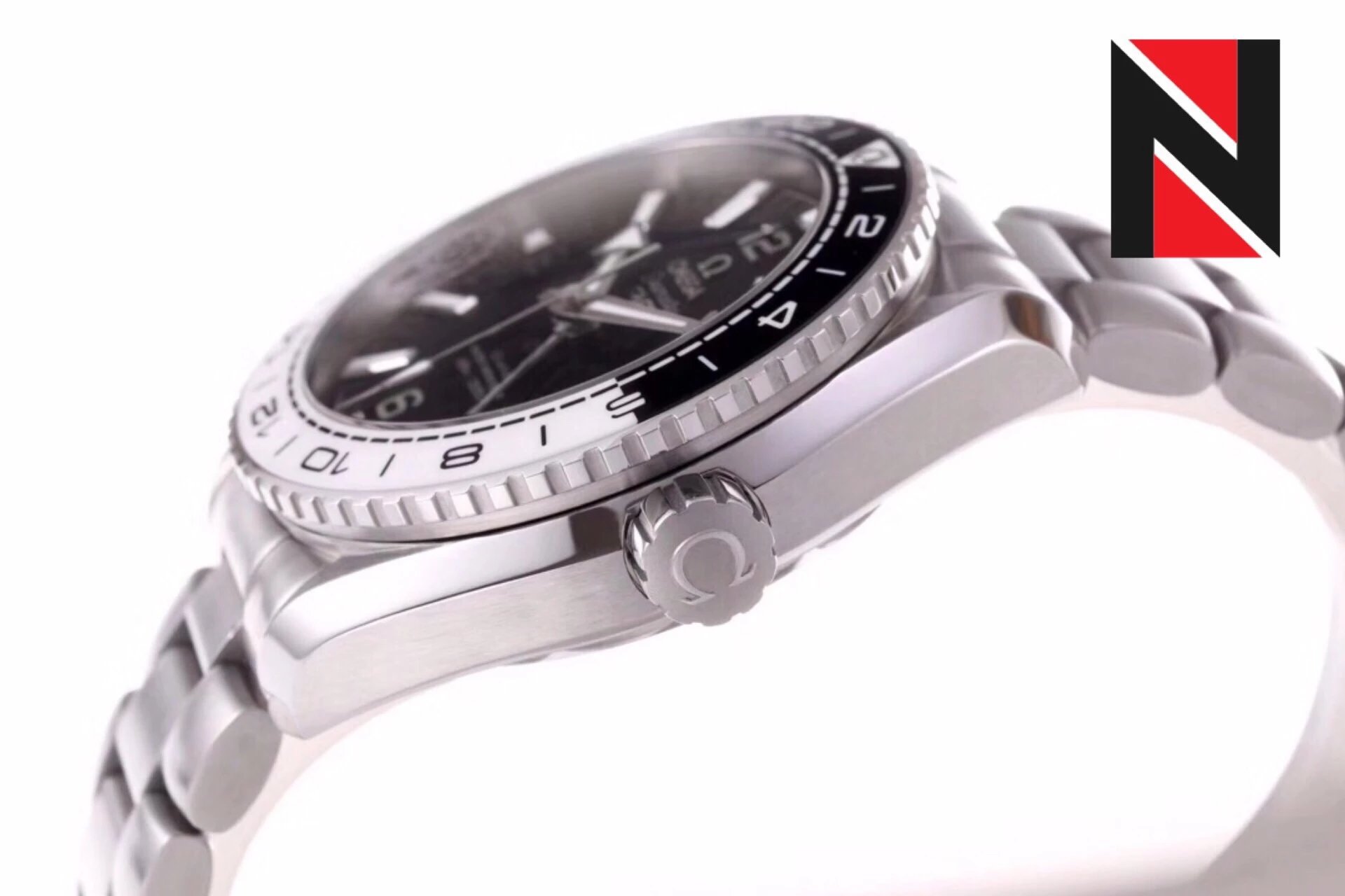 VS新品发售：海马600GMT太极圈43.5mm一体的黑白陶瓷圈钢带机械男表，耗时八个月尝试五种不同思路做出正品质感表