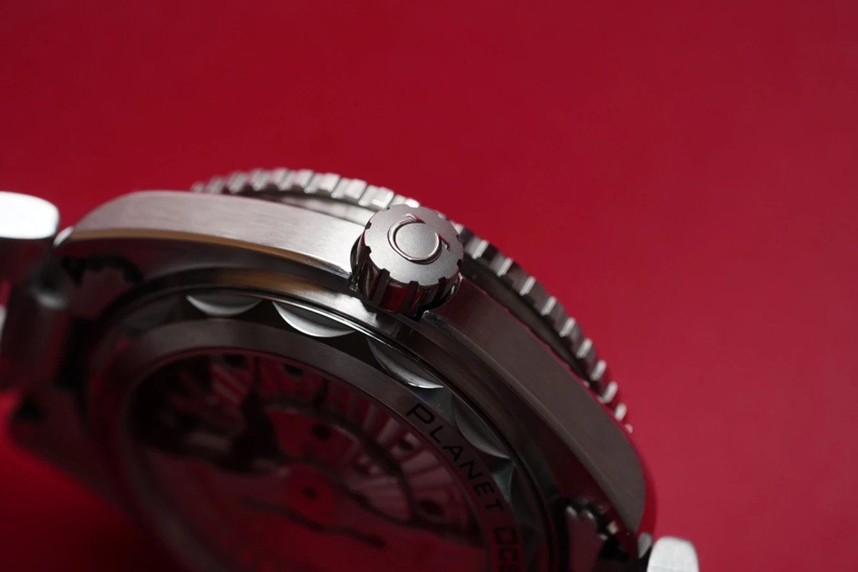 VS新品发售：海马600GMT太极圈43.5mm一体的黑白陶瓷圈钢带机械男表，耗时八个月尝试五种不同思路做出正品质感表