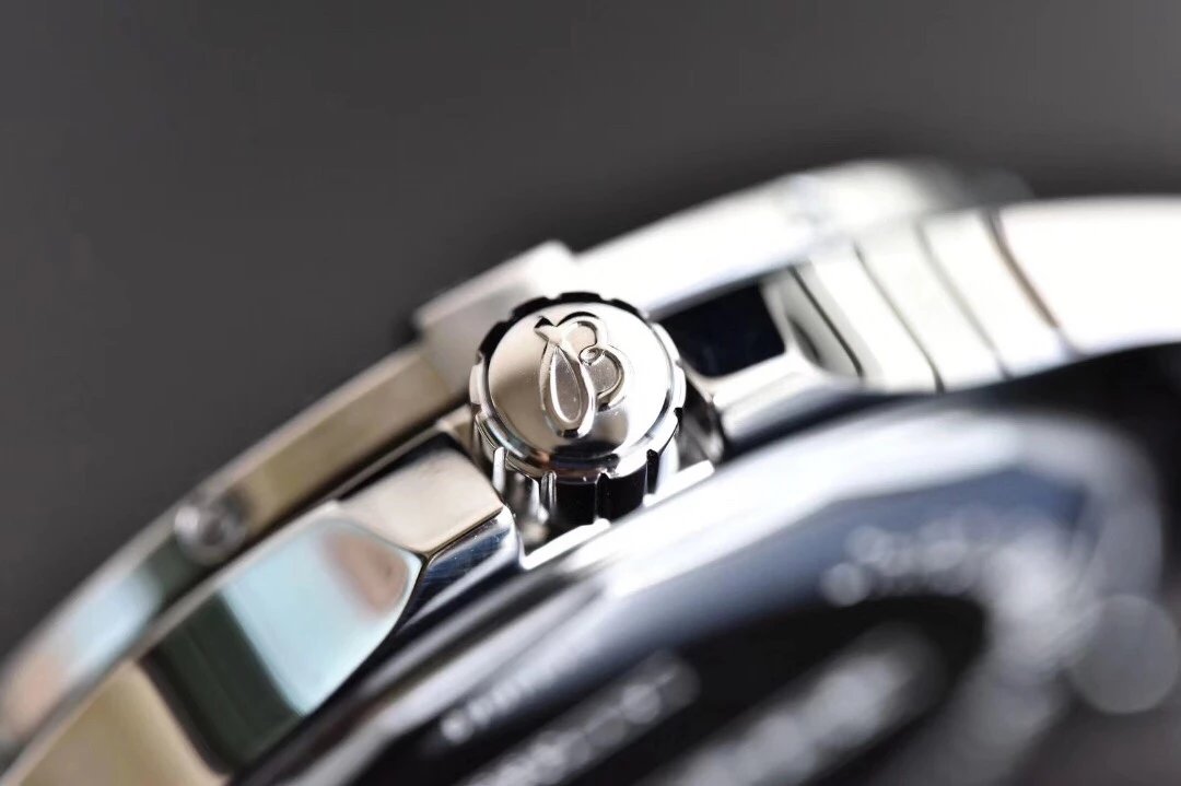 【**新标杆】GF新款百年玲挑战者自动机械腕表（ColtAutomatic）——一款专为军方设计制造的腕表。