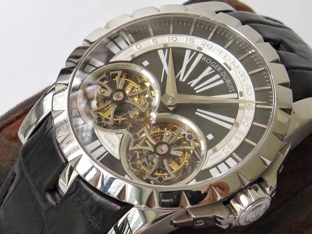 JB罗杰杜比王者系列双飞行陀飞轮，搭载两颗飞行真陀飞轮稳定运行，史上价值最高的手表